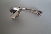 Trick bending spoons