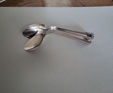 Trick bending spoons
