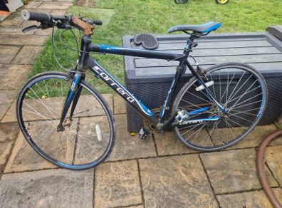 Carrera Zelos Hybrid road bike