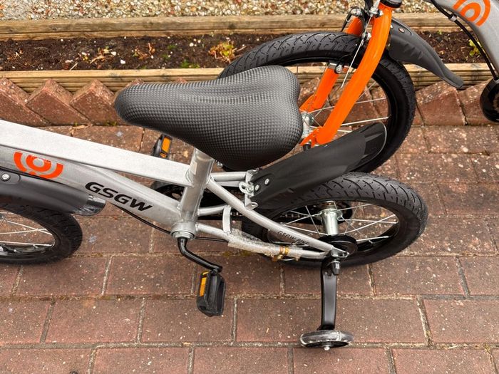 kids bike with lights new in
