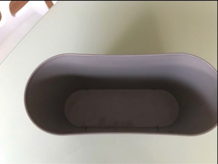 Plastic glossy pot/ planter