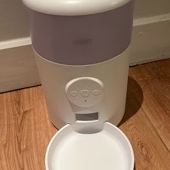 Pet feeder