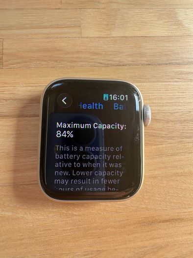 Apple Watch SE - 2nd Gen (Original Box)