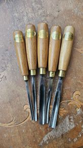 5 Ashley Iles curved carving gouges