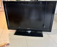 47 inch Philips LCD TV with Stand