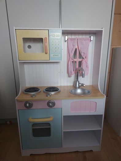 Play kitchen