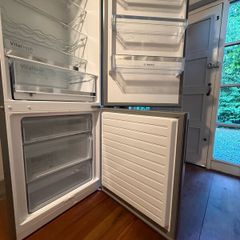 Bosch Fridge Freezer Model KGE49AICAG