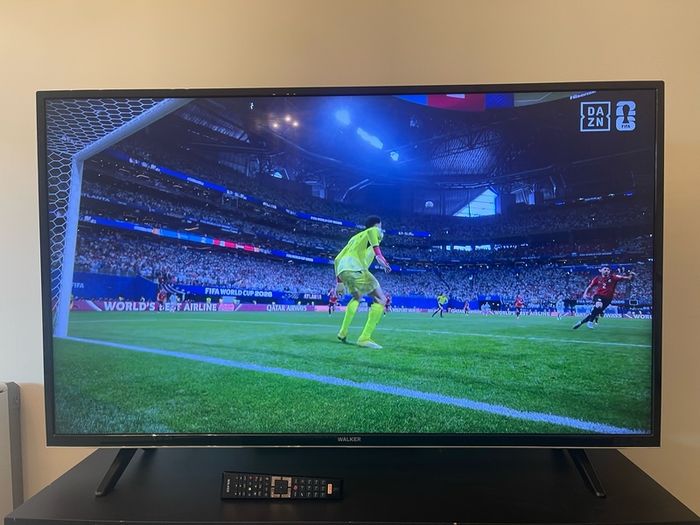 4K 55" Smart TV + TV Stand