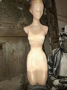 Art Deco Plaster Shop Model