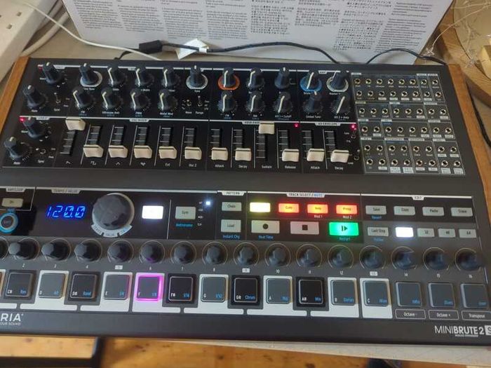 Arturia MiniBrute 2S analogue semi-modular synth