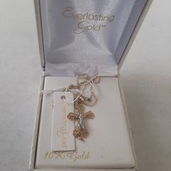 New 10k gold cross and chain beautiful detail