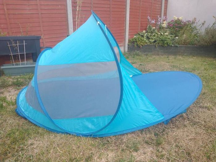 Pop Up Beach Shelter