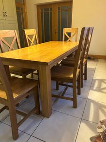 Solid oak dining table with 6 chairs