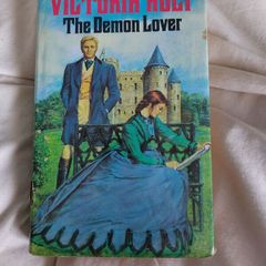 The Demon Lover, Victoria Holt