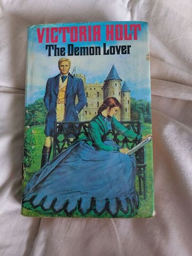 The Demon Lover, Victoria Holt