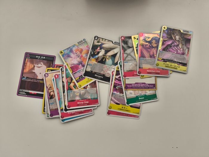 Random One Piece and Union Arena cards