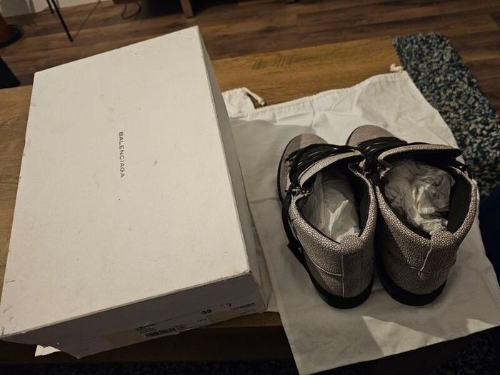 Balenciaga Stingray Arena High Top Sneakers