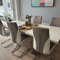 Table & Chairs x6