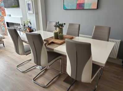 Table & Chairs x6