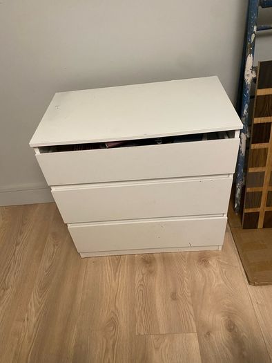 Free Drawers +Foldable table