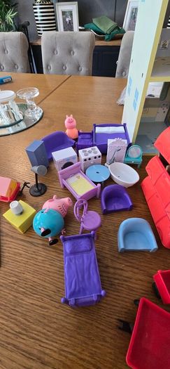 Peppa Pig Dolls house and bundle