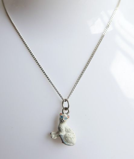 Vintage 925 Sterling Silver Cat Pendant Necklace - enamel detail