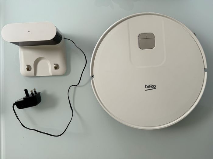 Beko Vrr60314vw Robot Vacuum Cleaner  Like New