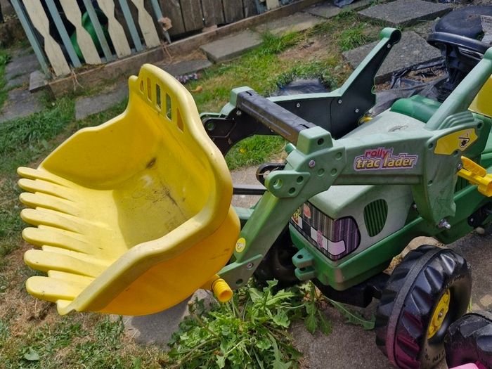 kids tractors x 2