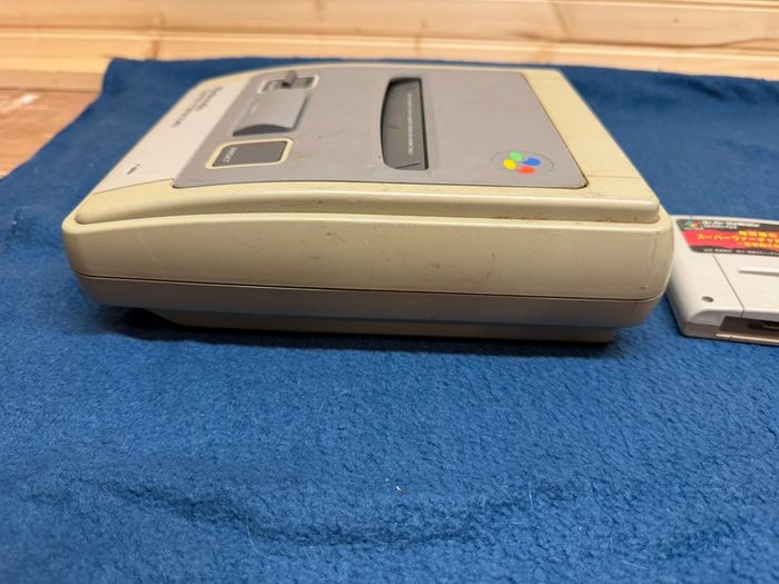 Nintendo Super Famicom Japanese SNES version with game