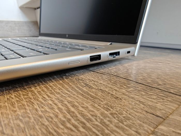 HP Elitebook 640 G11 | Intel Ultra 5 | 16GB | 512GB | 14" WUXGA | Win11