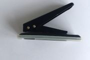 Single hole puncher metal black