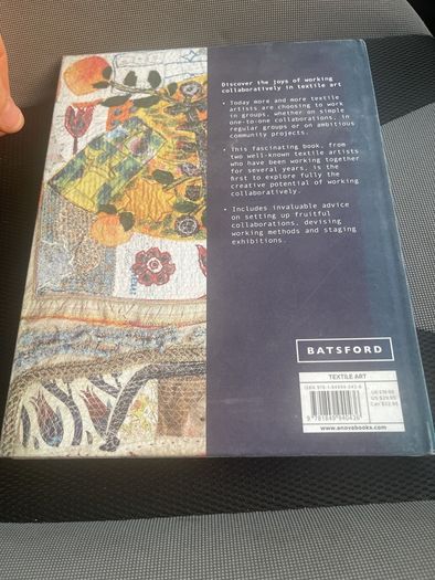 Connected Cloth: Creating Collaborative Textile Projects