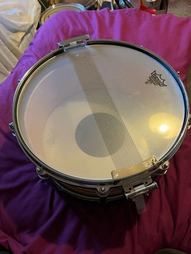 Pearl Free Floater Maple 14" x 6.5" snare drum