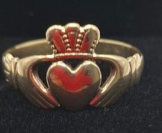 Vintage 9ct yellow gold claddagh rings