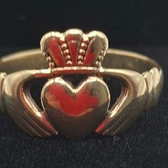 Vintage 9ct yellow gold claddagh rings