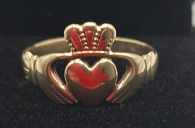 Vintage 9ct yellow gold claddagh rings