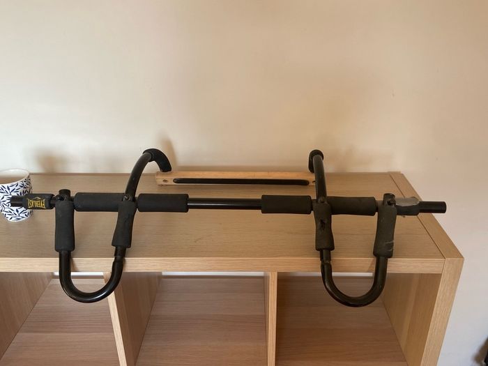 pull up bar