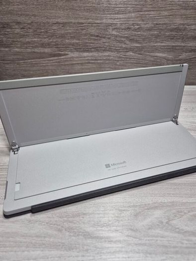 Microsoft Surface Laptop (1769) i5-7300U 8GB RAM 256GB SSD Windows 11