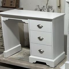 Chest of drawers/dressing table/vanity unit/bedroom furniture/drawers