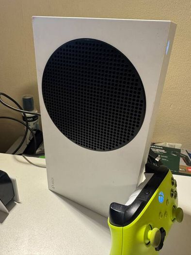 xbox series S 512gb with controller
