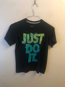 Nike tshirt (age 10-12)