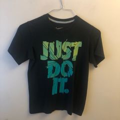 Nike tshirt (age 10-12)