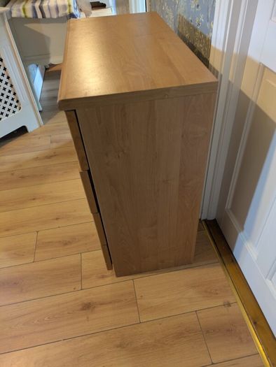 chest of drawers