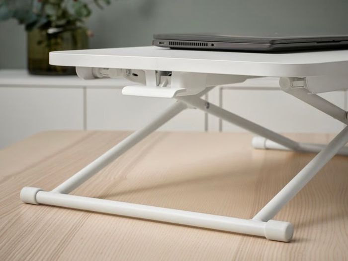 Foldable laptop stand
