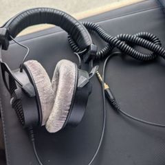 Beyerdynamic DT 990 Pro Monitoring Headphones