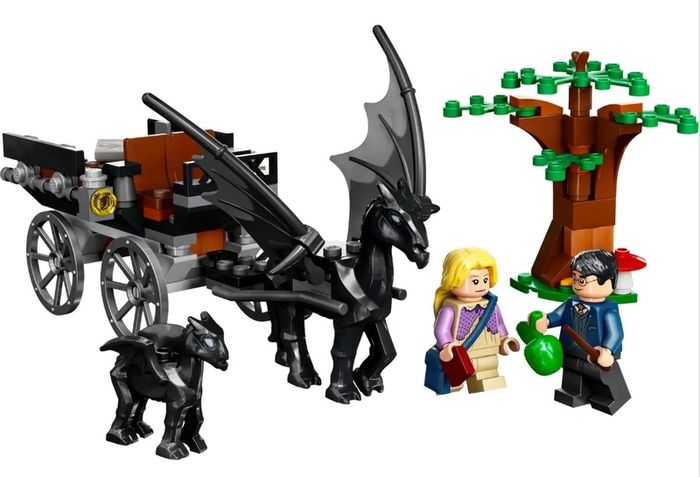 LEGO Harry Potter: Hogwarts Carriage with Thestrals 76400