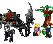 LEGO Harry Potter: Hogwarts Carriage with Thestrals 76400