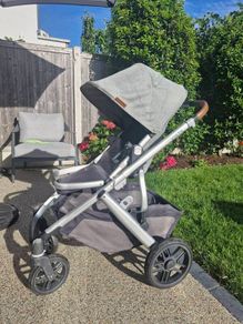 Uppababy vista 2 pushchair and Bassinet (cot bundle possible!l