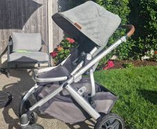 Uppababy vista 2 pushchair and Bassinet (cot bundle possible)