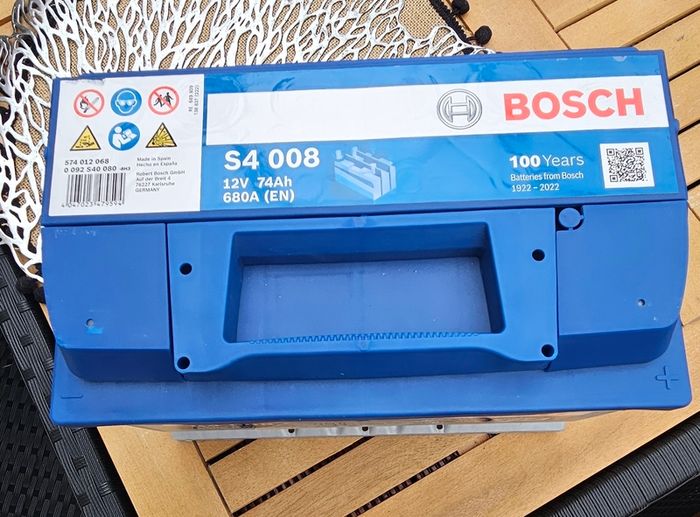 car battery bosch brand new 74Ah 680A